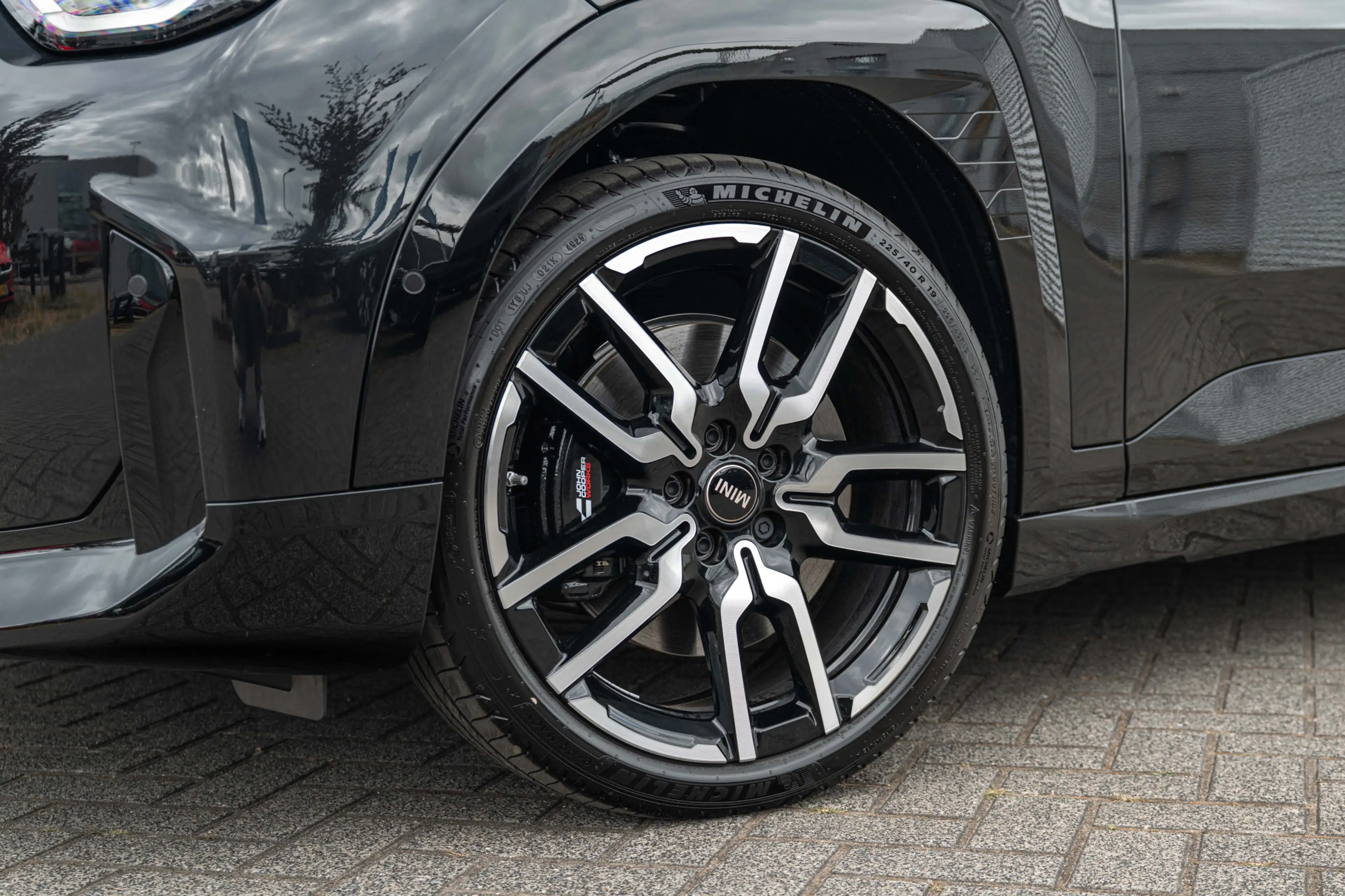 MINI Aceman E / JCW / Pakket S / 19" John Cooper Works Lap Spo — photo 8