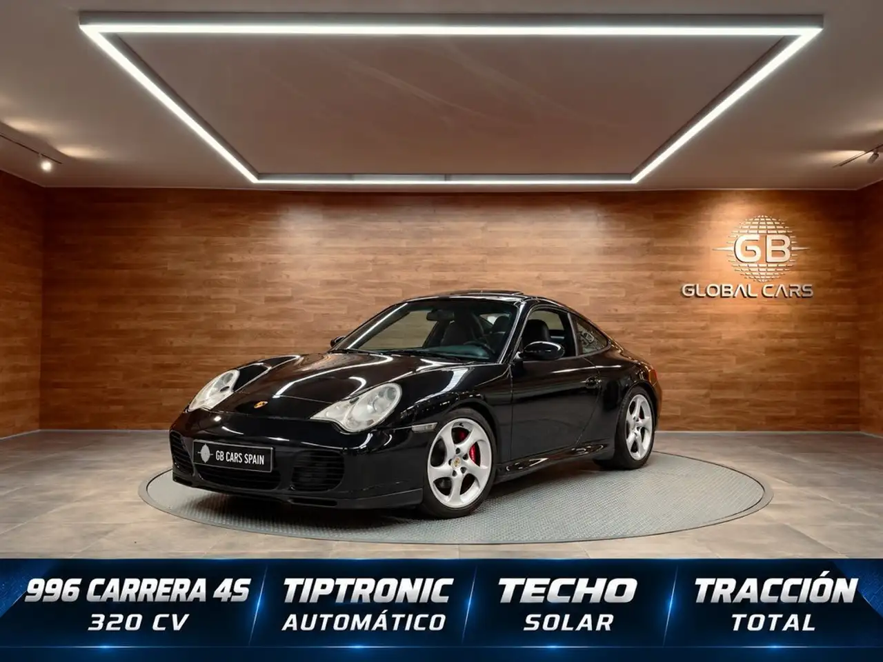 Porsche 911 Carrera 4S Coupe — photo 1 of 2