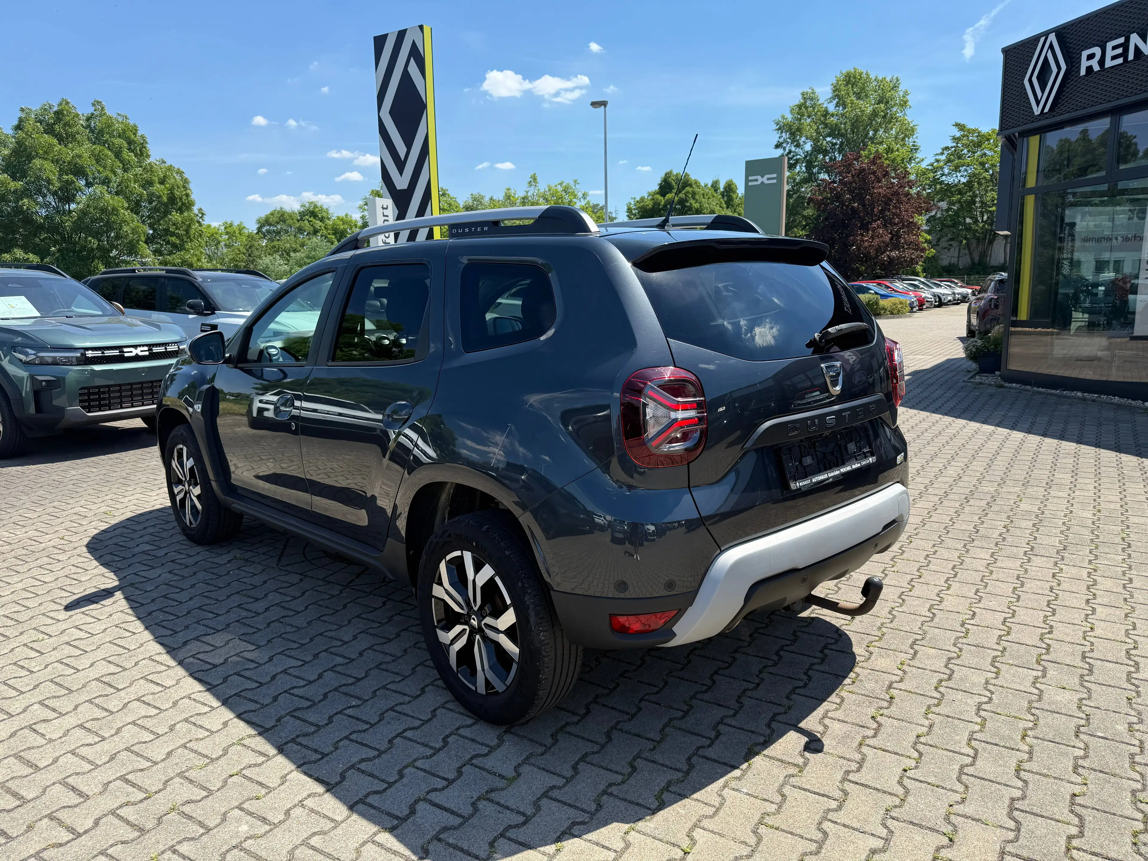 Dacia Duster Prestige TCe150 EDC Kamera 17" Alu SHZ Navi AZV — photo 7