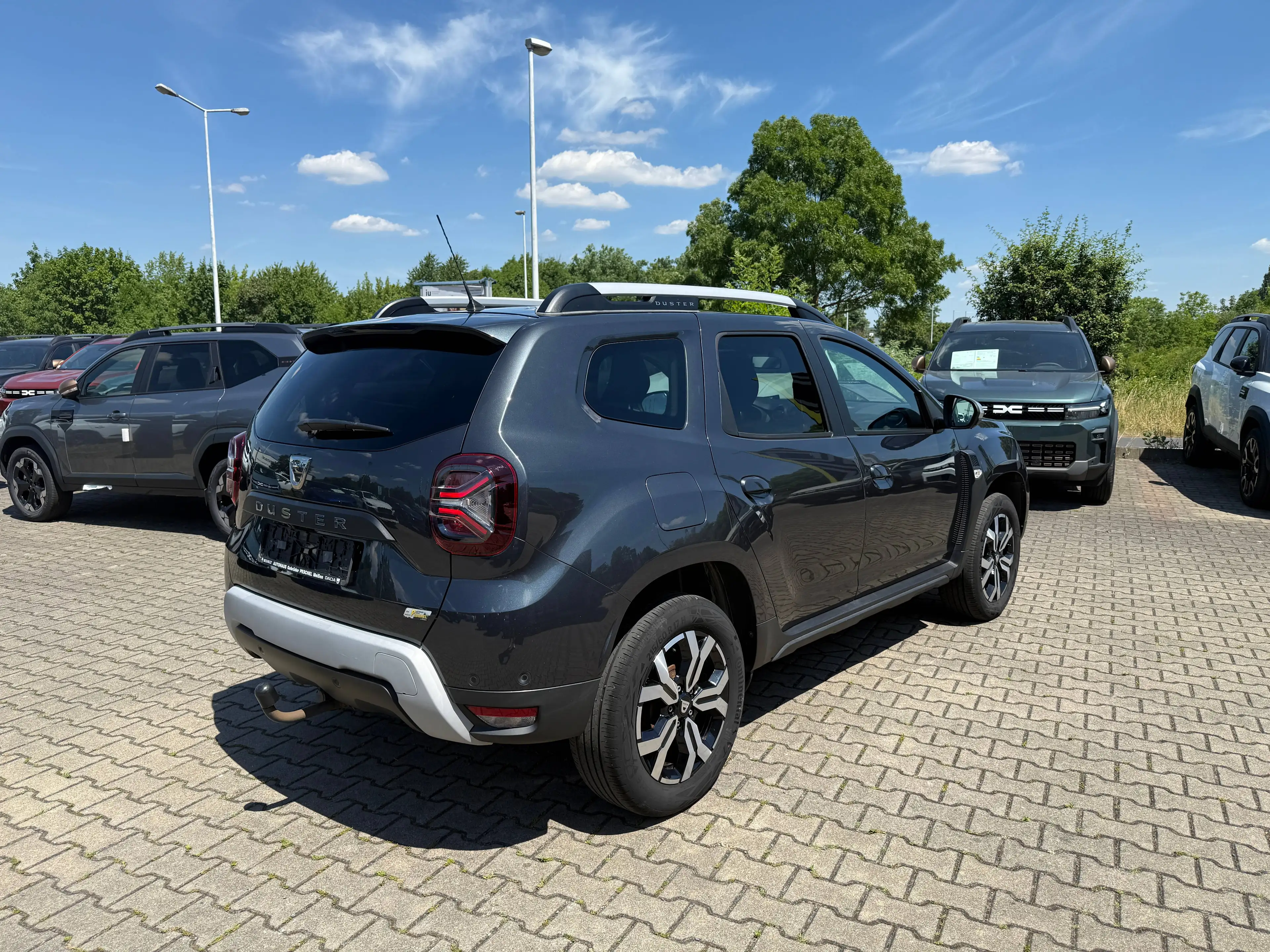 Dacia Duster Prestige TCe150 EDC Kamera 17" Alu SHZ Navi AZV — photo 5