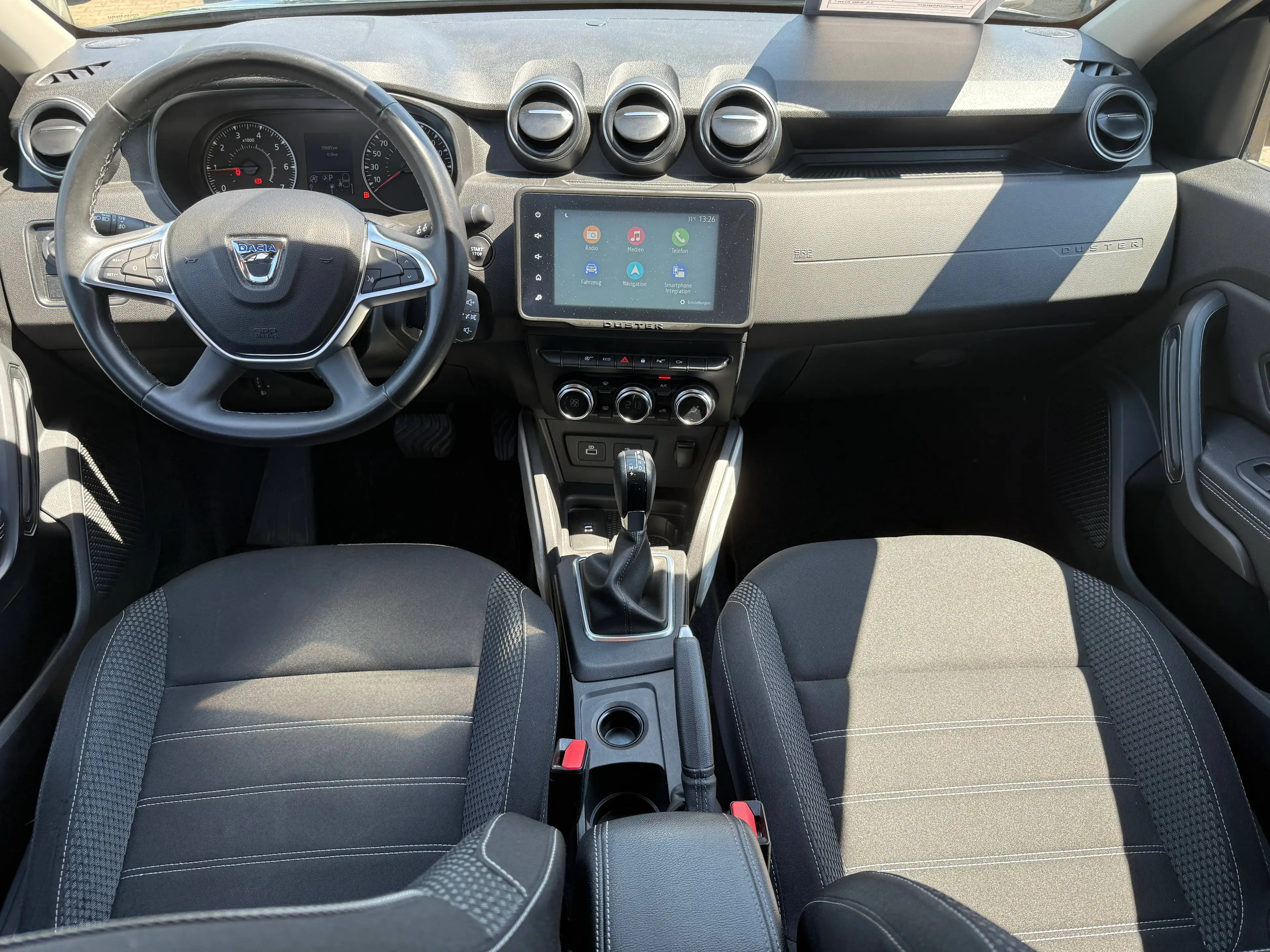 Dacia Duster Prestige TCe150 EDC Kamera 17" Alu SHZ Navi AZV — photo 9