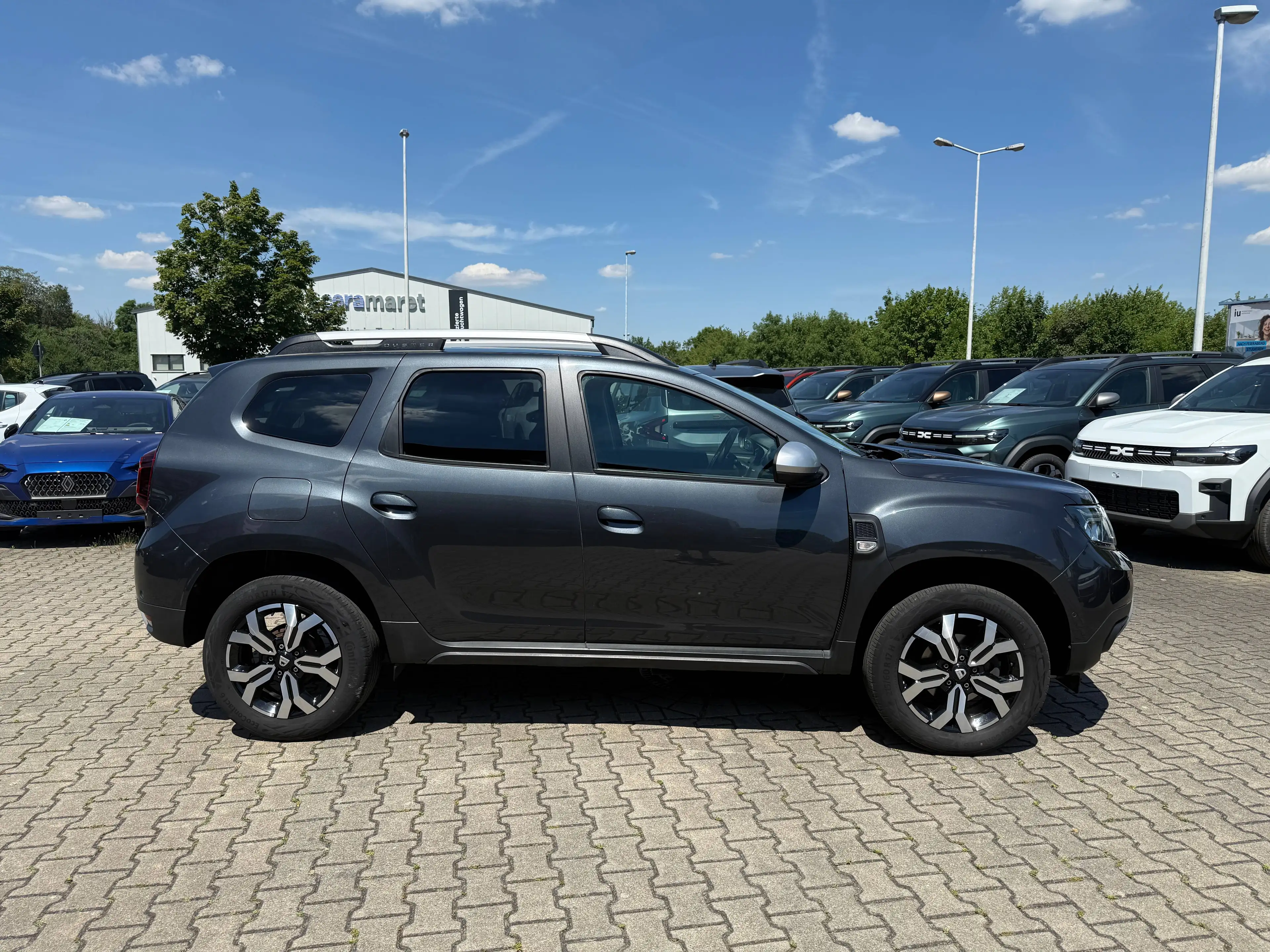 Dacia Duster Prestige TCe150 EDC Kamera 17" Alu SHZ Navi AZV — photo 4