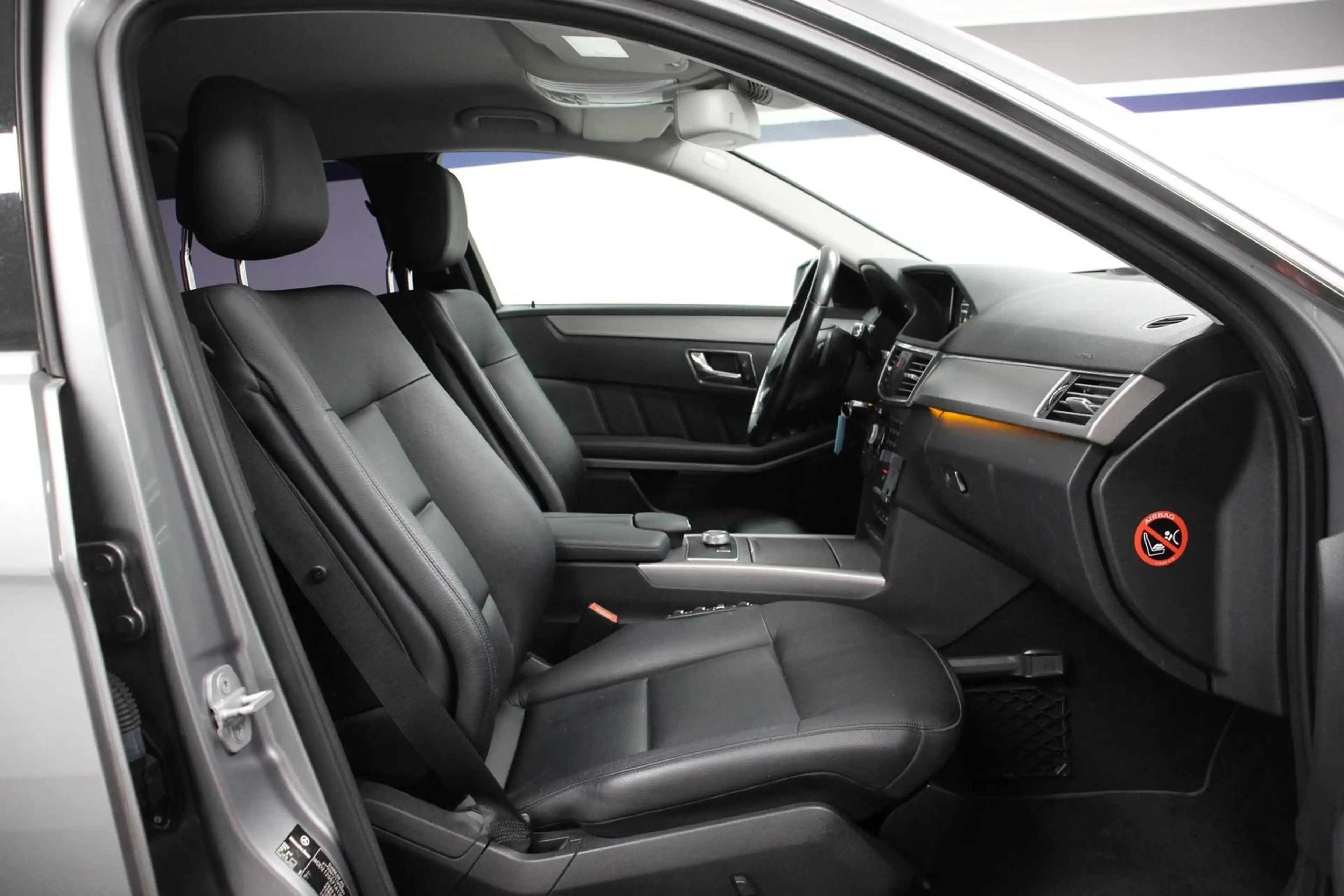Mercedes-Benz E 350 Avantgarde Lim. Aut. NAVI TEMP XENON TOTW — photo 12
