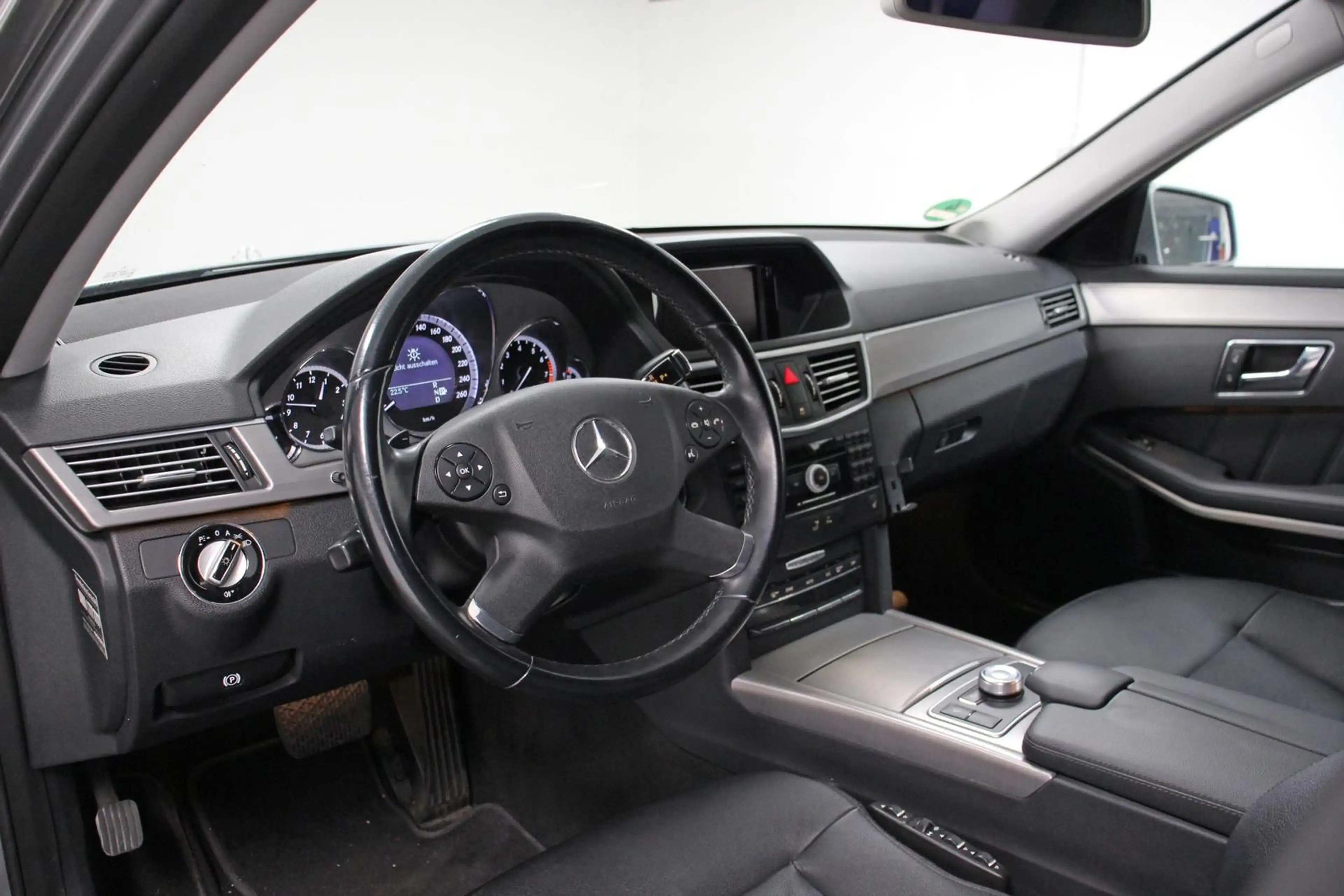 Mercedes-Benz E 350 Avantgarde Lim. Aut. NAVI TEMP XENON TOTW — photo 10