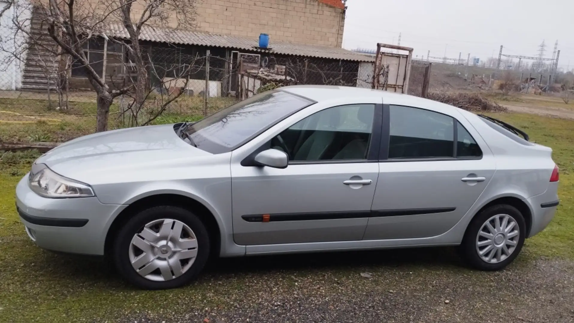 Renault Laguna 1.9DCI Authentique Plateado - 2