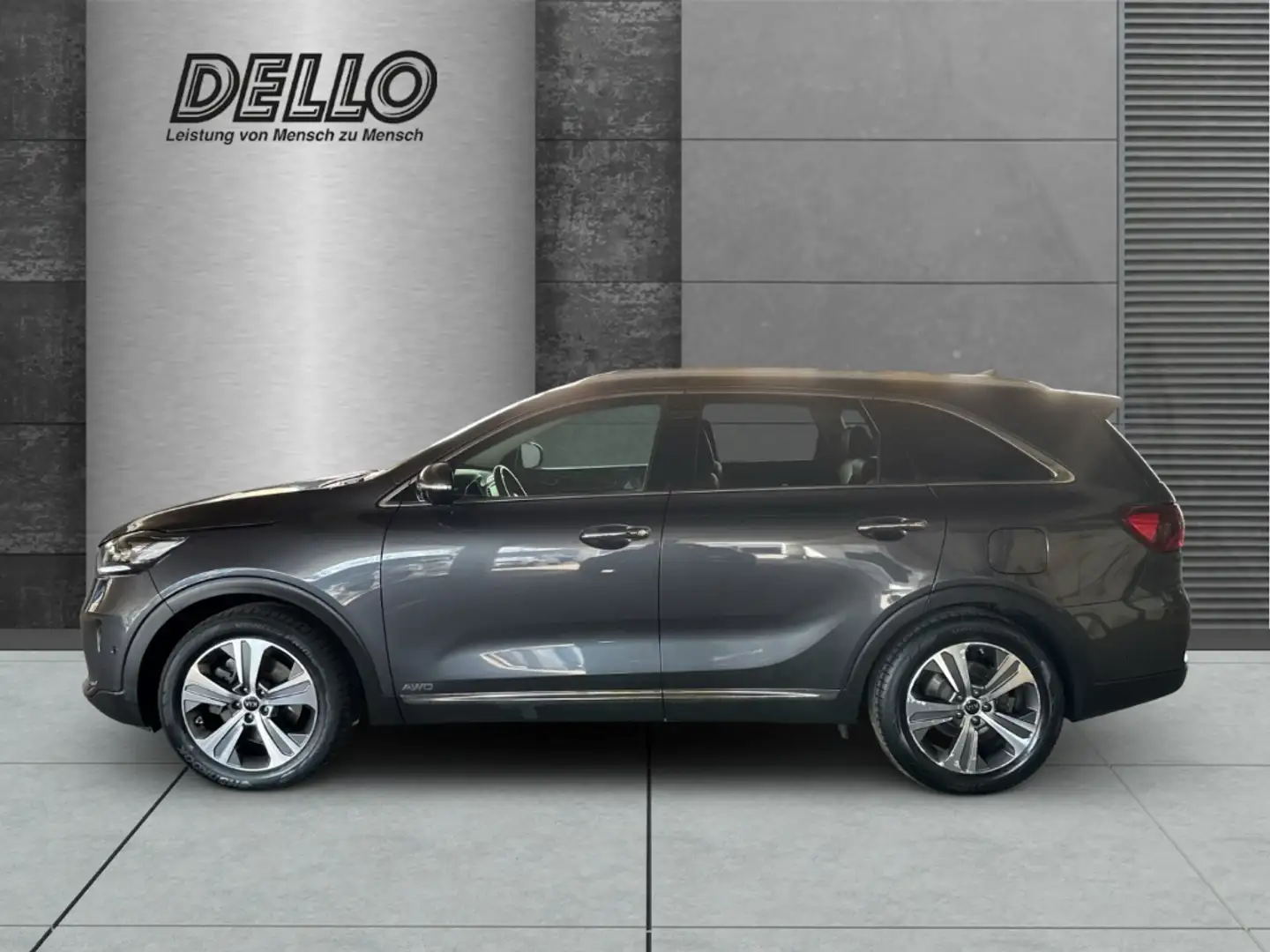 Kia Sorento 2.2CRDi 147kw Platinum Edition Allrad HUD Panorama Šedá - 2