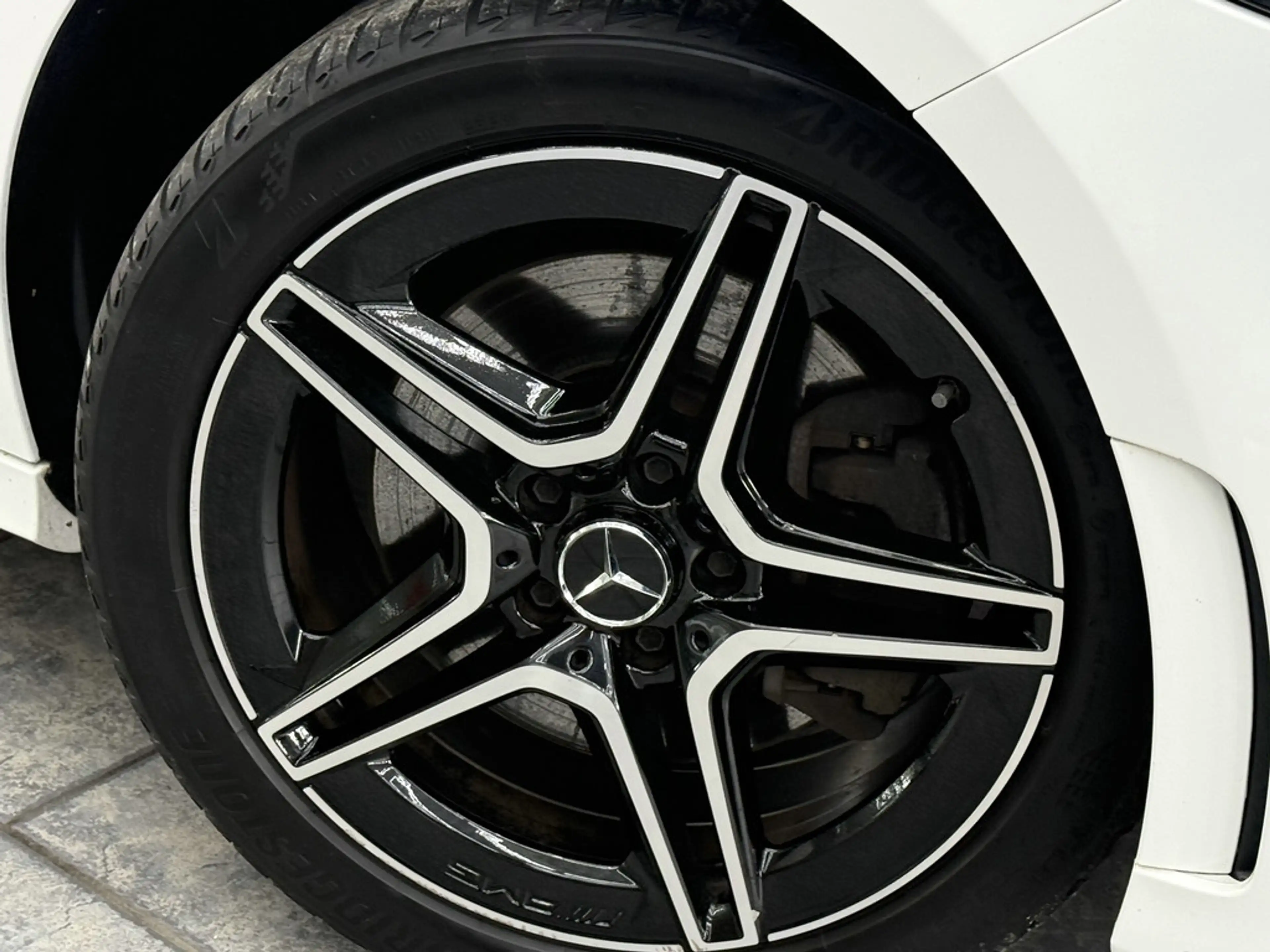Mercedes-Benz A 250 e AMG Line, LED, Leder, MBUX, Kamera, DAB — photo 3
