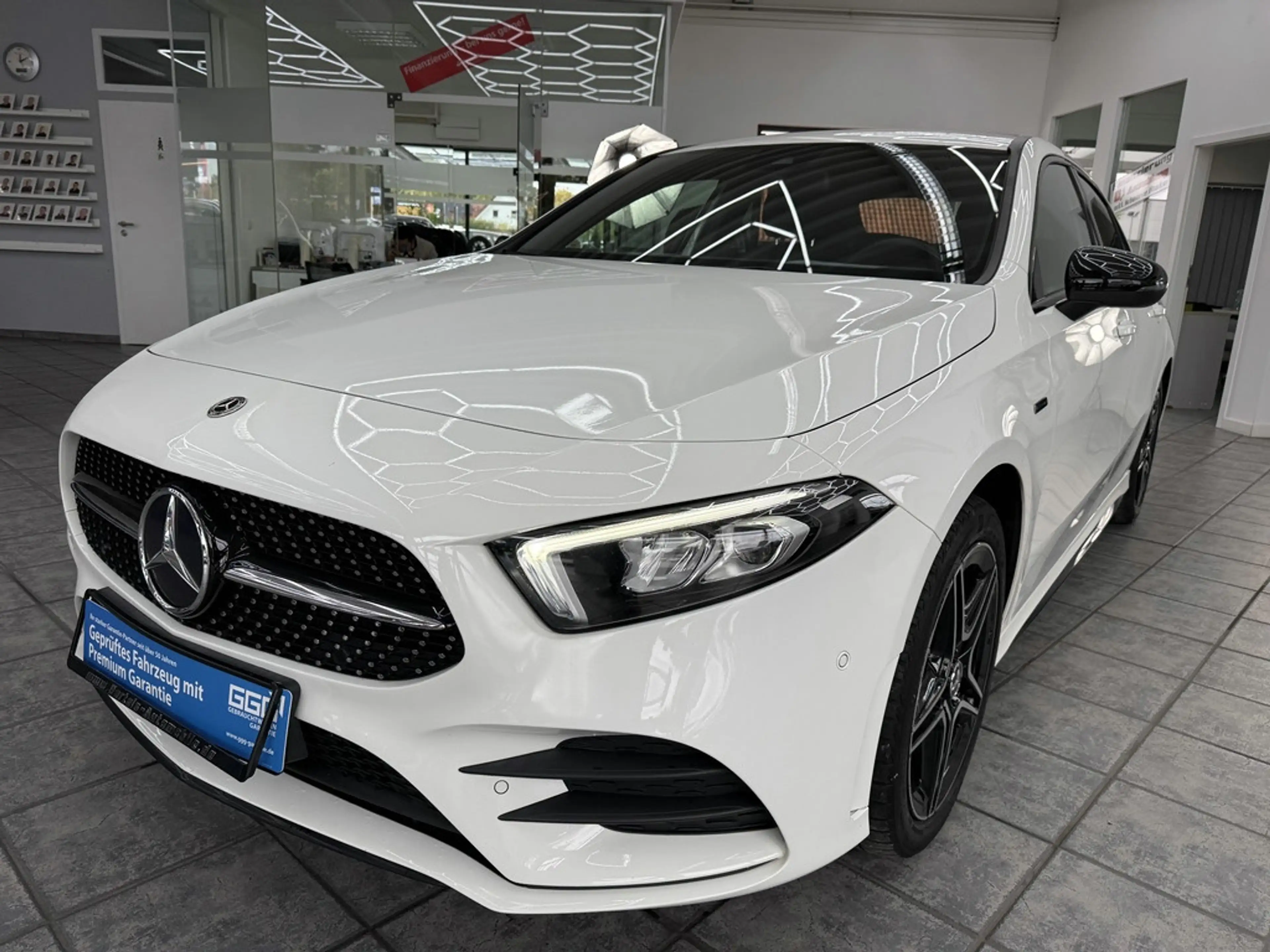 Mercedes-Benz A 250 e AMG Line, LED, Leder, MBUX, Kamera, DAB — photo 10