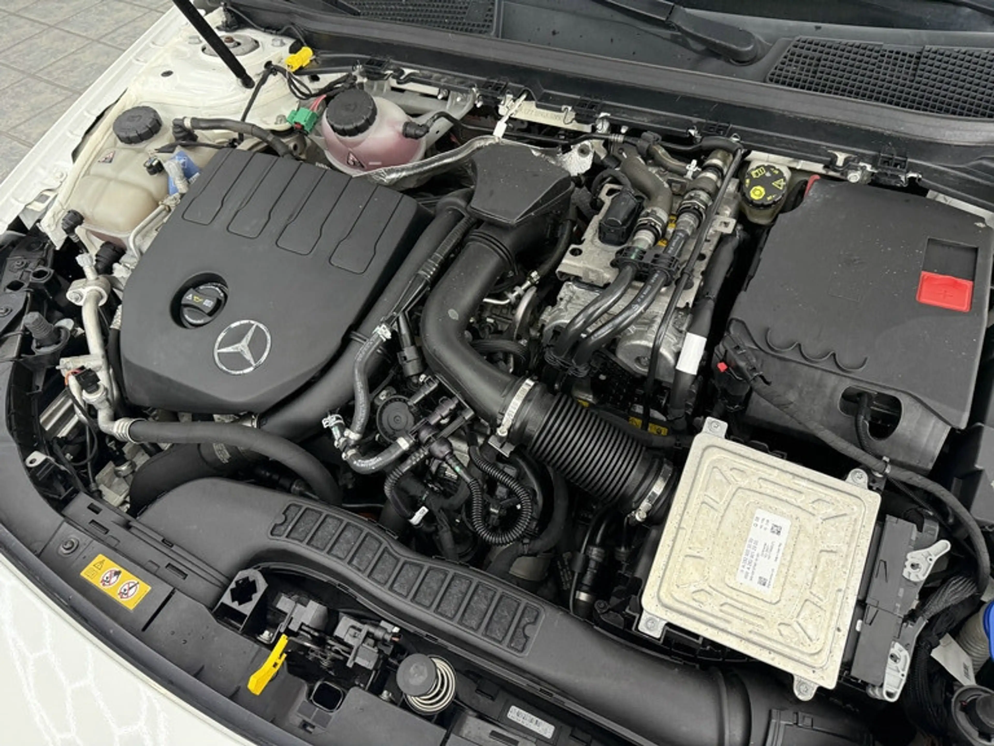 Mercedes-Benz A 250 e AMG Line, LED, Leder, MBUX, Kamera, DAB — photo 9