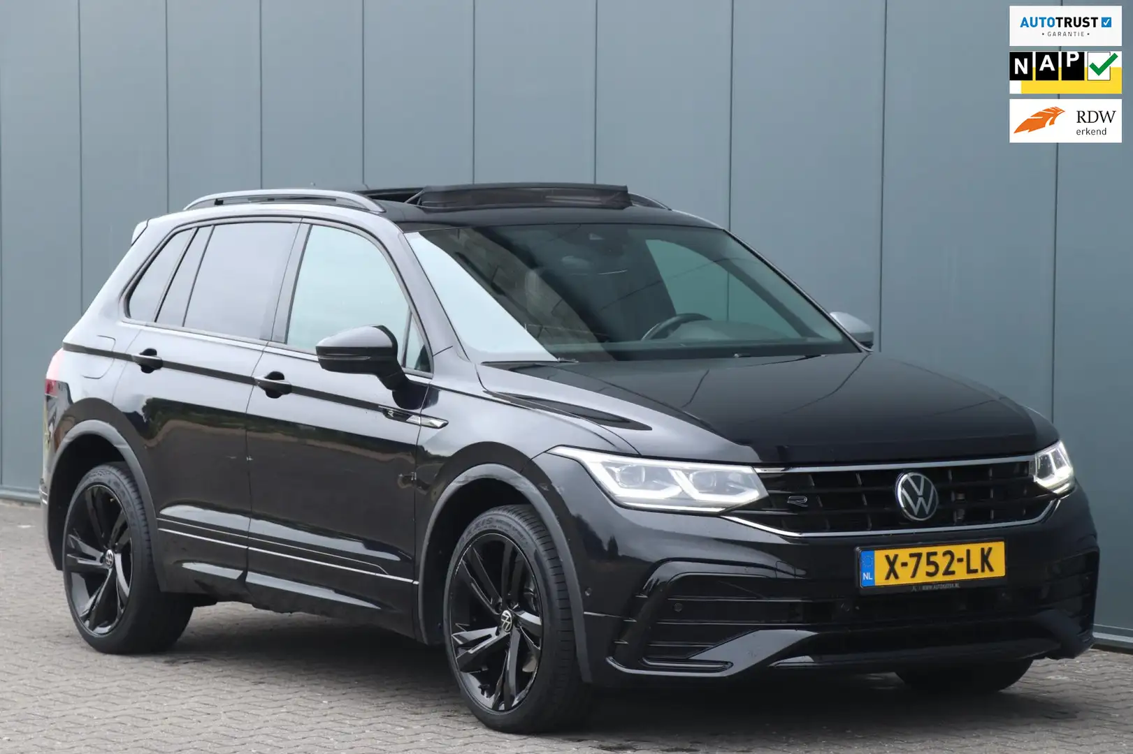 Volkswagen Tiguan 1.5 TSI | 3X R-Line - PANO - FACELIFT - VOL! Zwart - 1