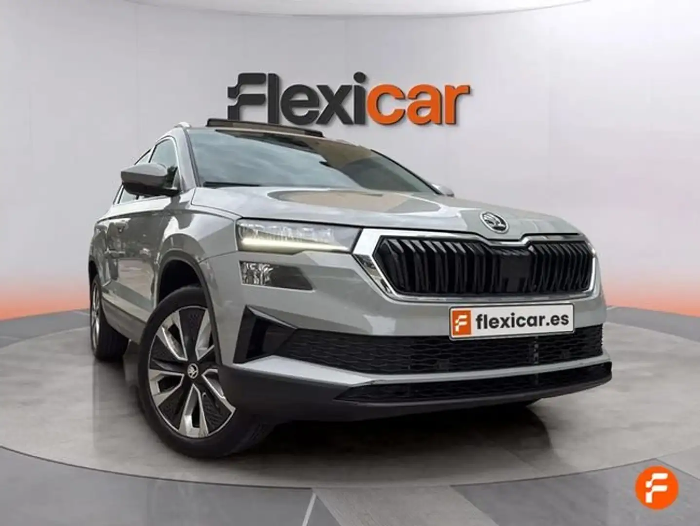Skoda Karoq 1.5 TSI Style ACT DSG 110KW Gris - 2