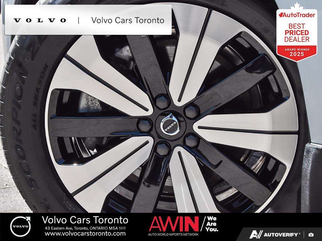 2024 Volvo XC60 T8 eAWD PHEV Core Dark Theme thumb 6