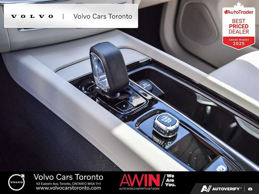 2024 Volvo XC60 T8 eAWD PHEV Core Dark Theme thumb 19
