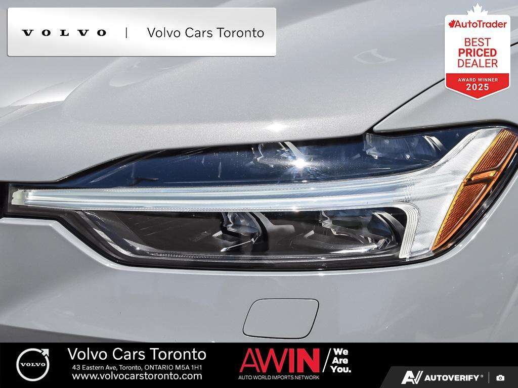 2024 Volvo XC60 T8 eAWD PHEV Core Dark Theme thumb 10