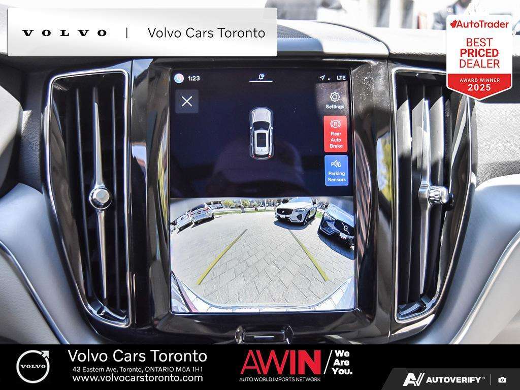 2024 Volvo XC60 T8 eAWD PHEV Core Dark Theme thumb 27