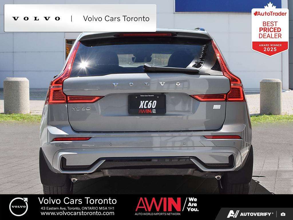 2024 Volvo XC60 T8 eAWD PHEV Core Dark Theme alt 5