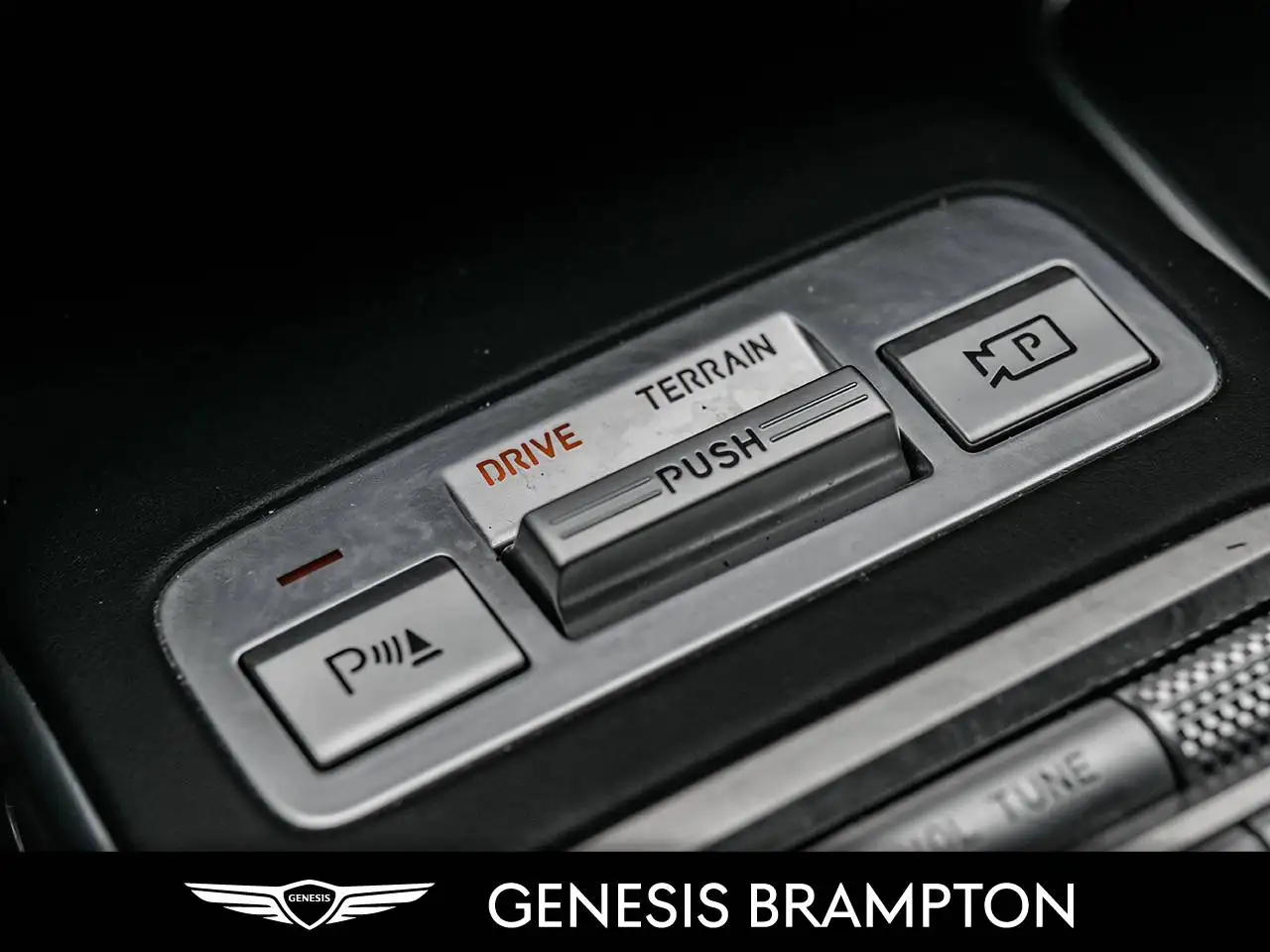 Genesis GV70 снимка Genesis GV70