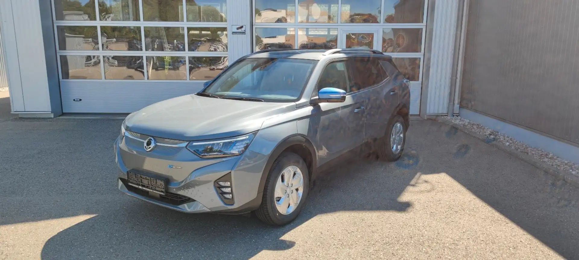 SsangYong Korando E-Motion Titanium Gris - 1