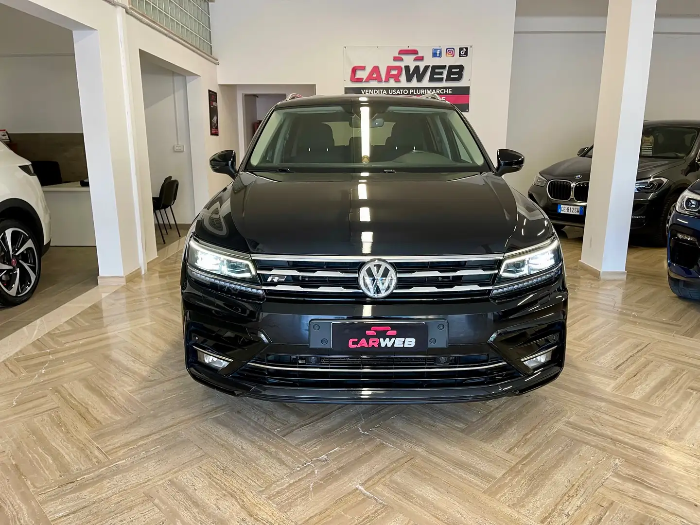 Volkswagen Tiguan Tiguan Allspace 2.0 Advanced R-Line 4motion 240cv Nero - 2