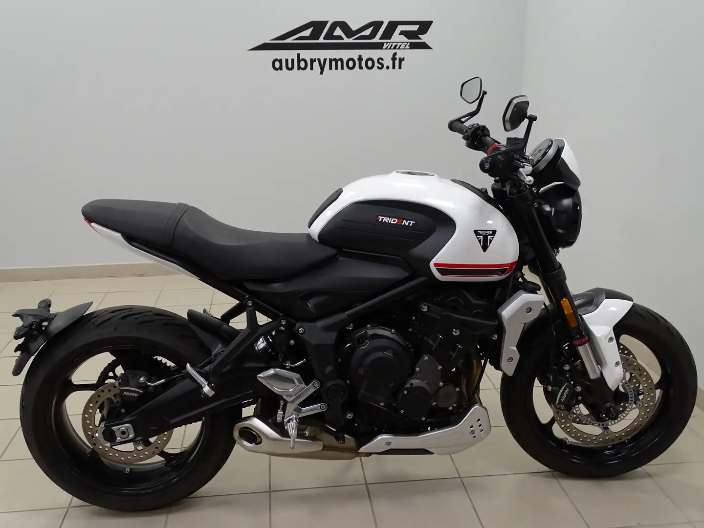 Triumph Trident 660 Blanc - 2