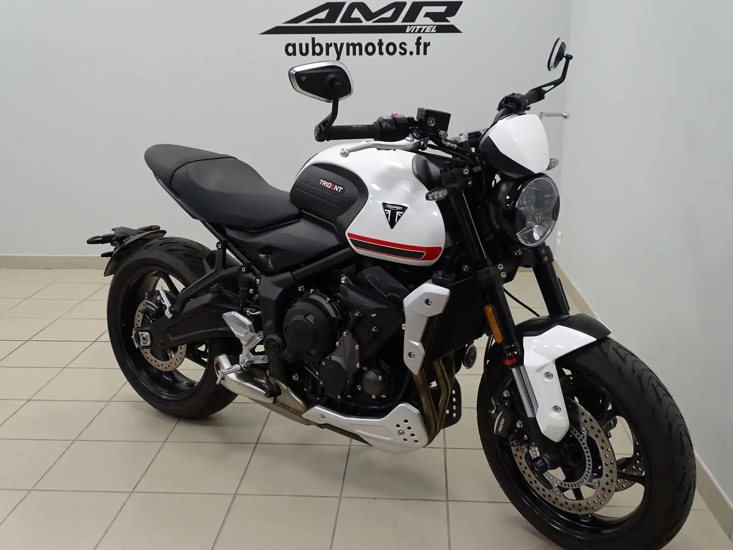 Triumph Trident 660 Blanc - 1