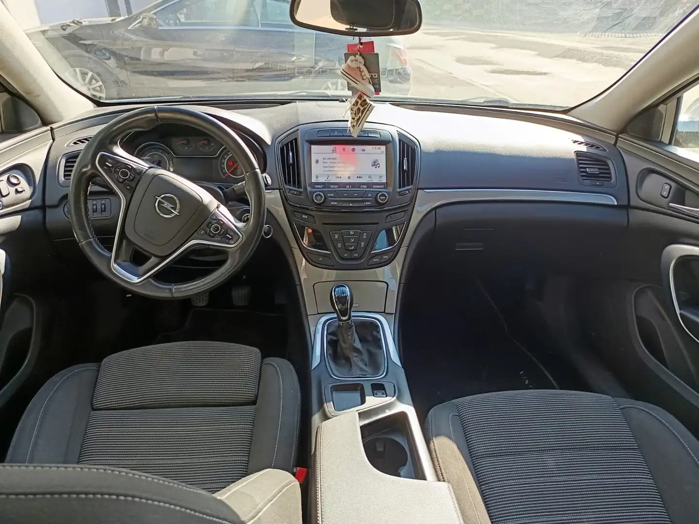 Opel Insignia Insignia ST 1,6 CDTI Ecotec System Cosmo Silber - 2