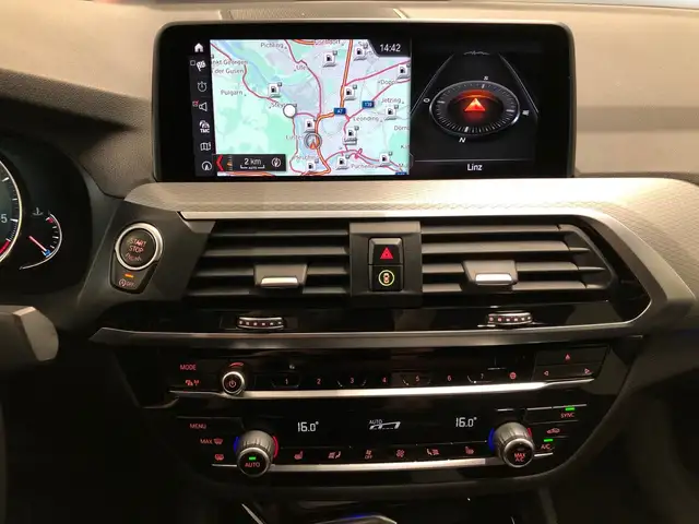 BMW X4 view 5