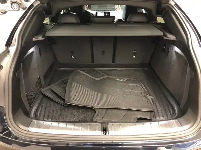BMW X4 view 9