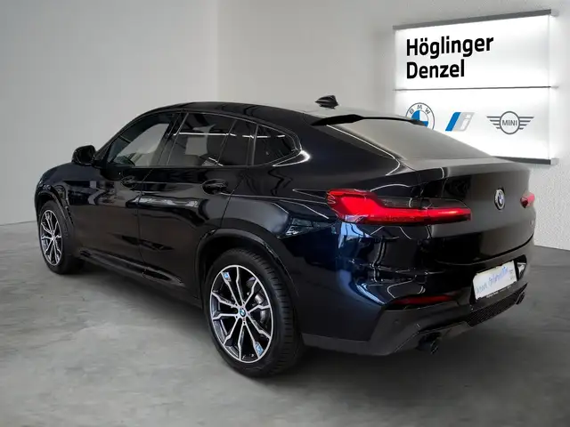 BMW X4 view 12