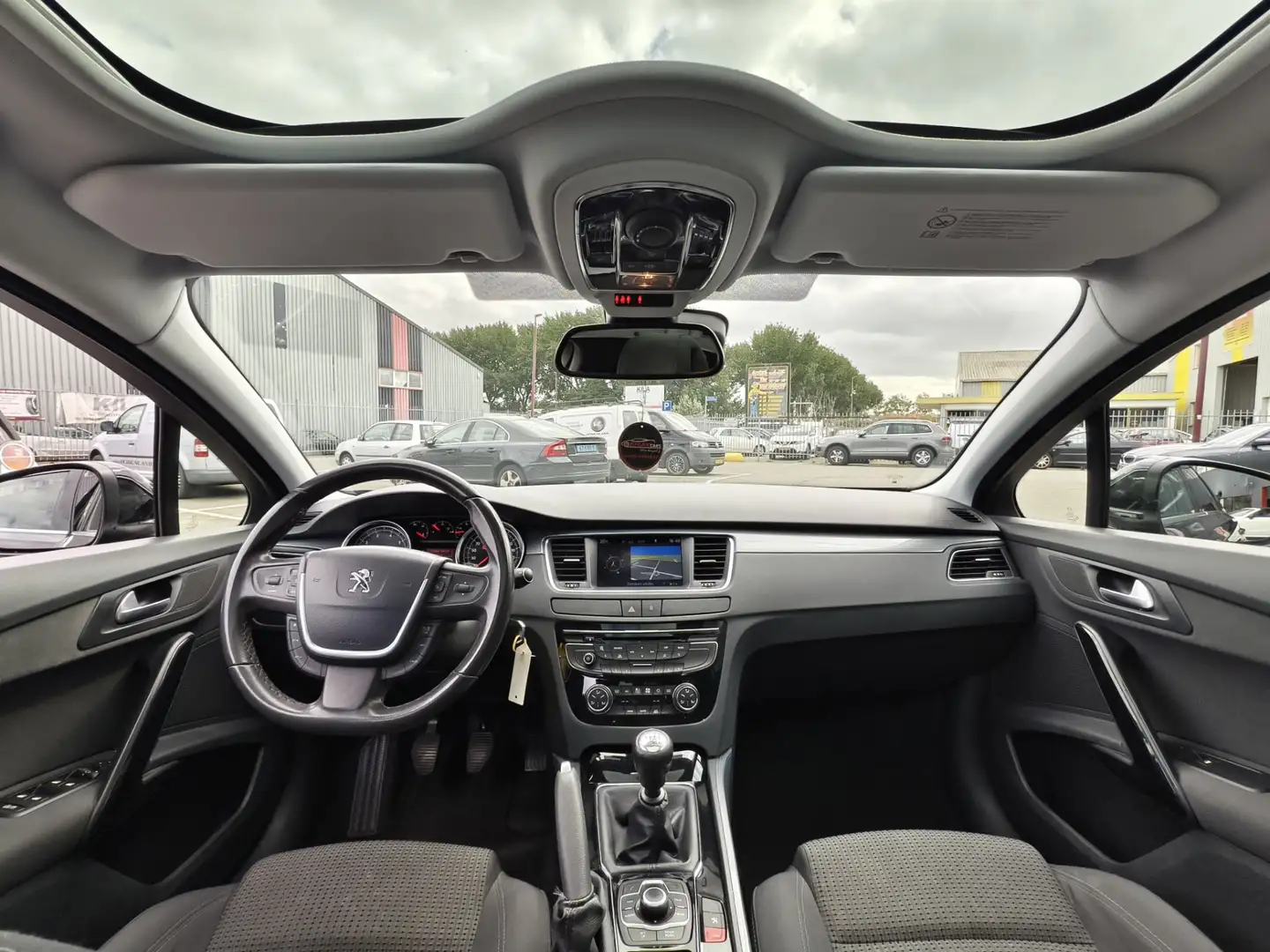 Peugeot 508 SW 1.6 THP Executive / NAP / PANO / NAVI / PDC / C Zwart - 2