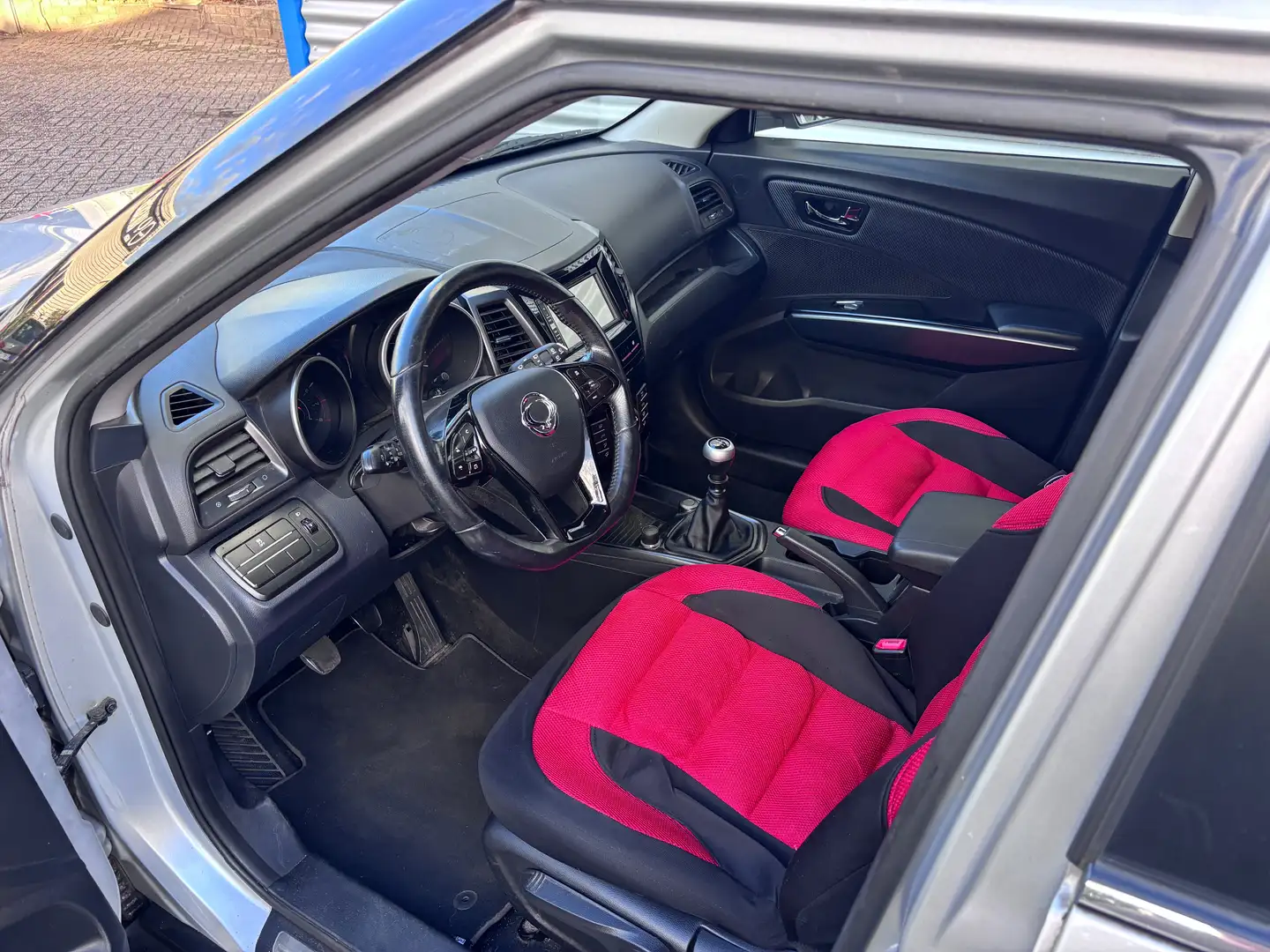 SsangYong XLV XLV 1.6i e-XGi 2WD Quartz - Navigatie - Camera Silber - 2
