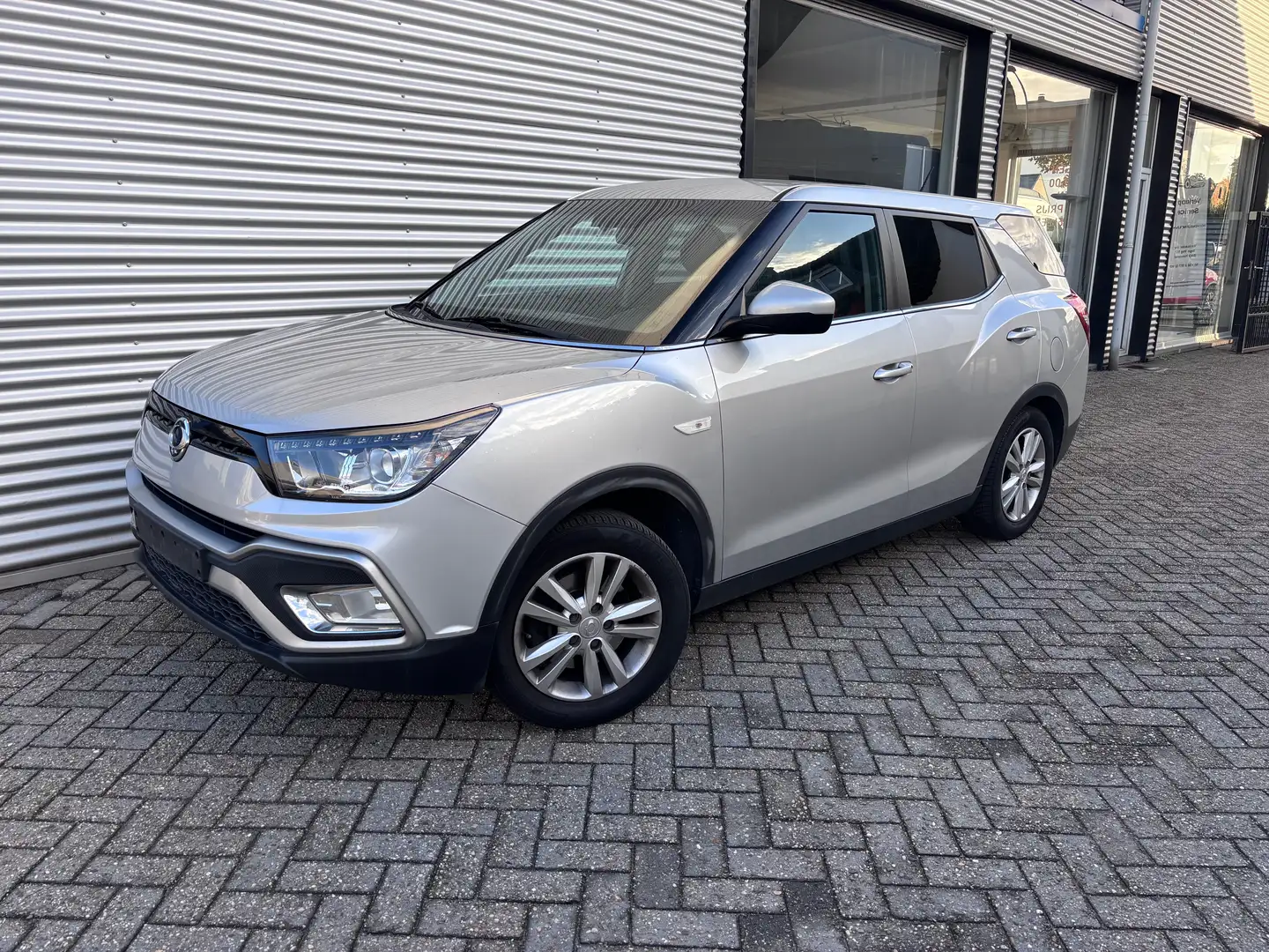 SsangYong XLV XLV 1.6i e-XGi 2WD Quartz - Navigatie - Camera Silber - 1