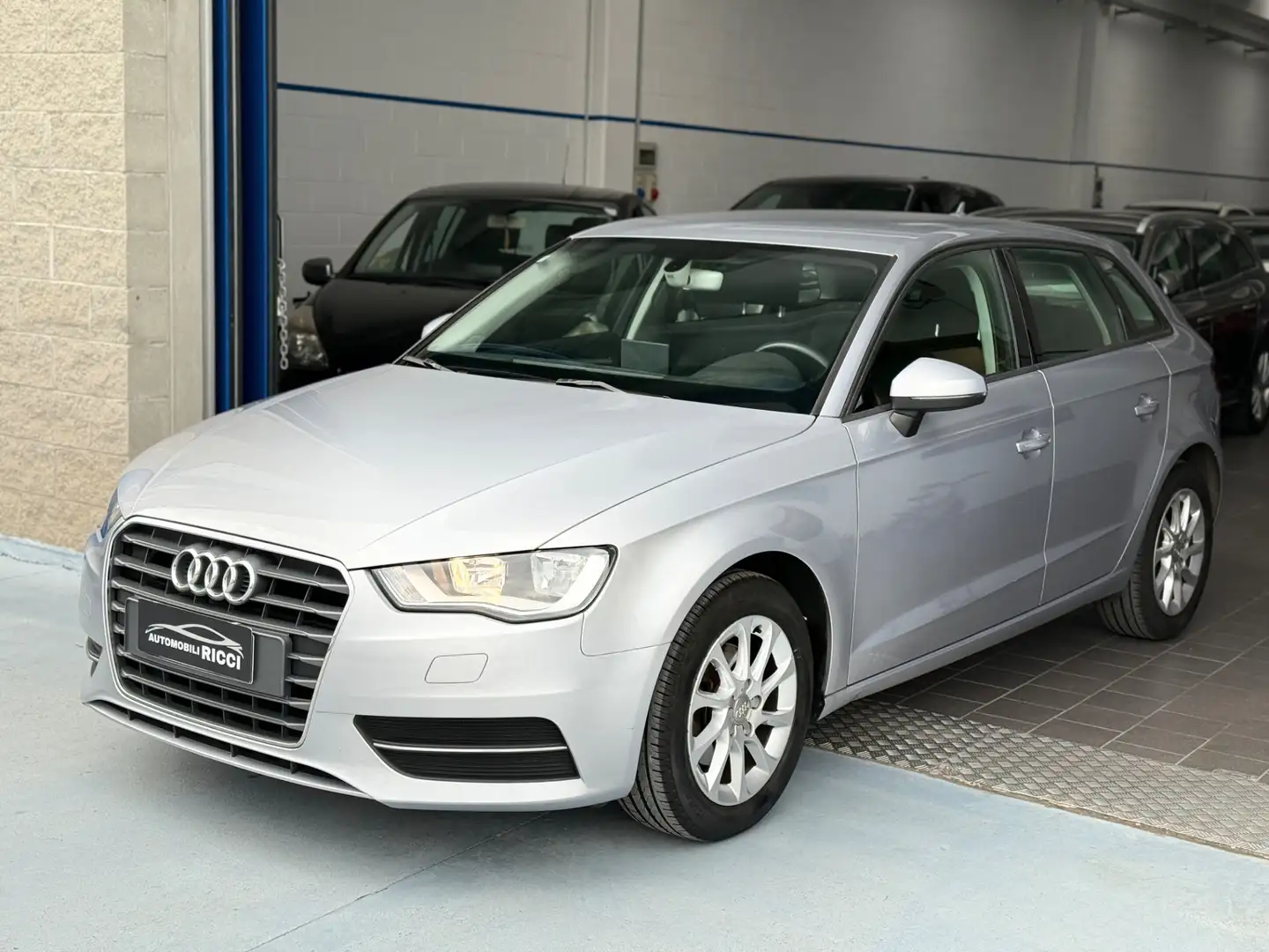 Audi A3 SPB 1.2 TFSI 110 CV Attraction Grigio - 1