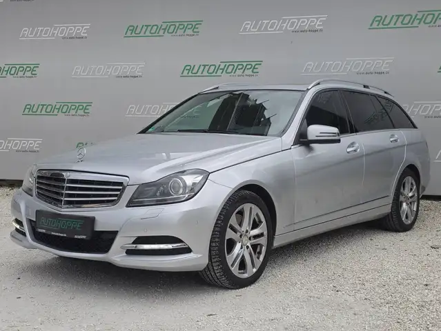 Mercedes-Benz C 300 C 300 CDI 4Matic Avantgarde, Standheizung, AHK, Xenon, Schiebedach