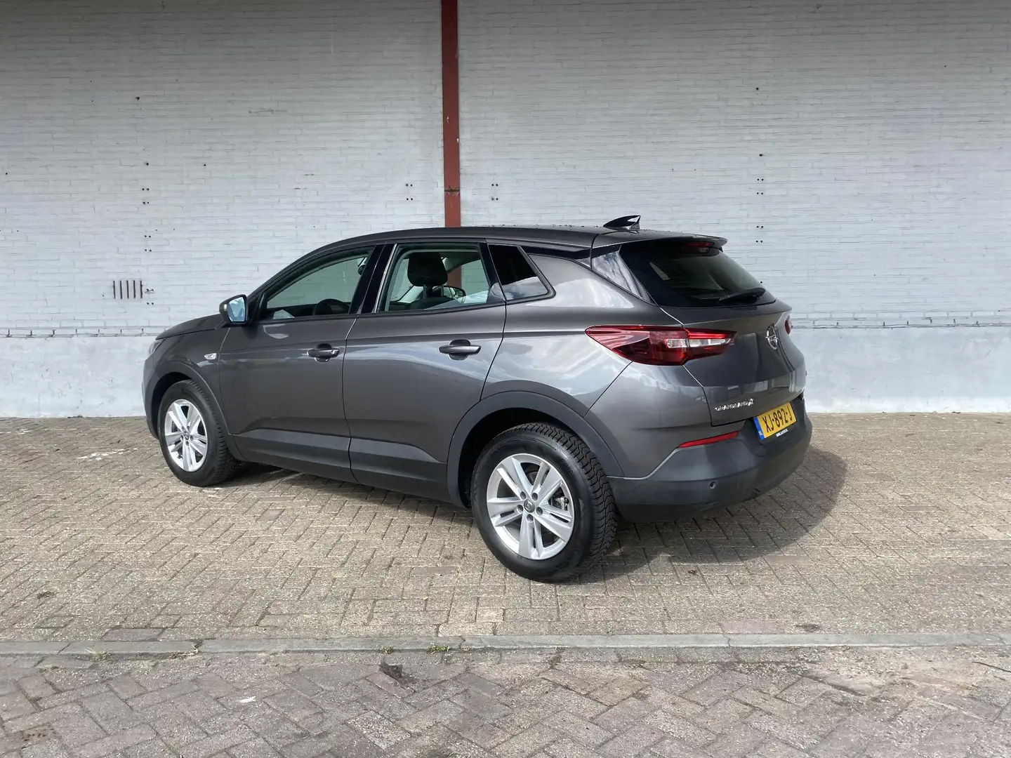 Opel Grandland X 1.2 Turbo Online Edition |CarPlay!|Navi!|Automaat! Grijs - 2