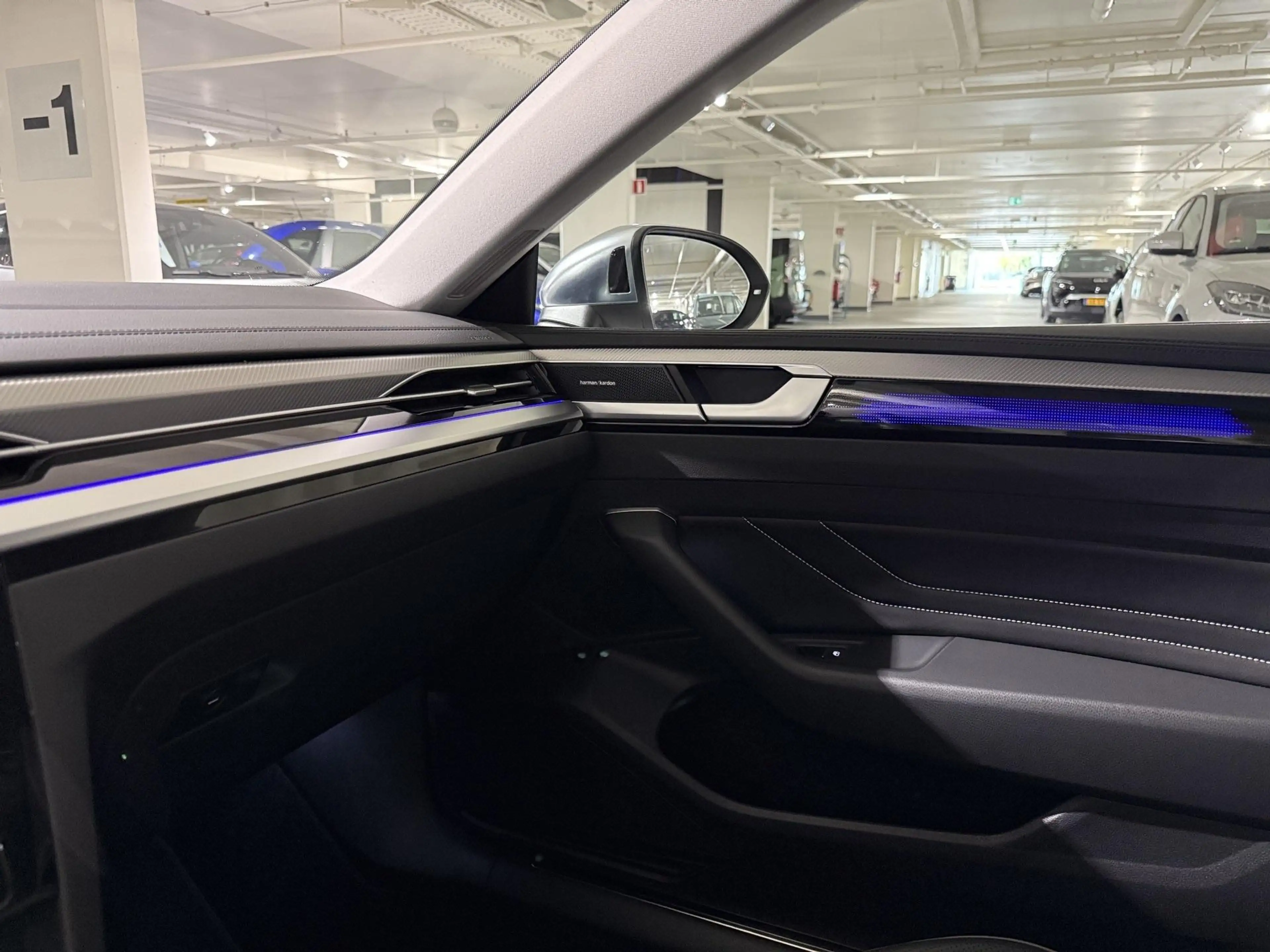 Volkswagen Arteon 2.0 TDI SCR 147kW Elegance DSG — photo 9