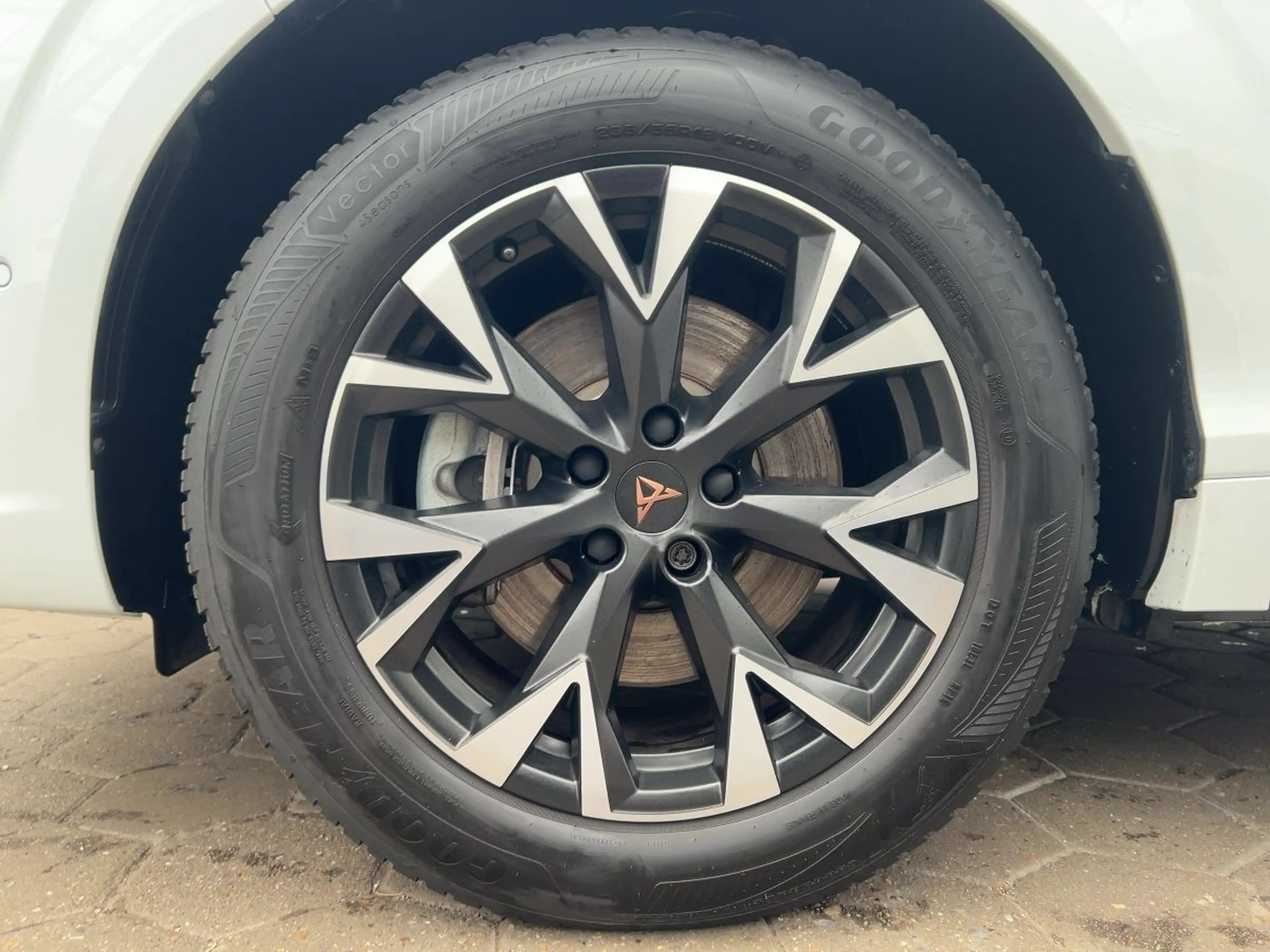 CUPRA Terramar 1.5 e-Hybrid DSG LED Kamera Sitzhzg — photo 14