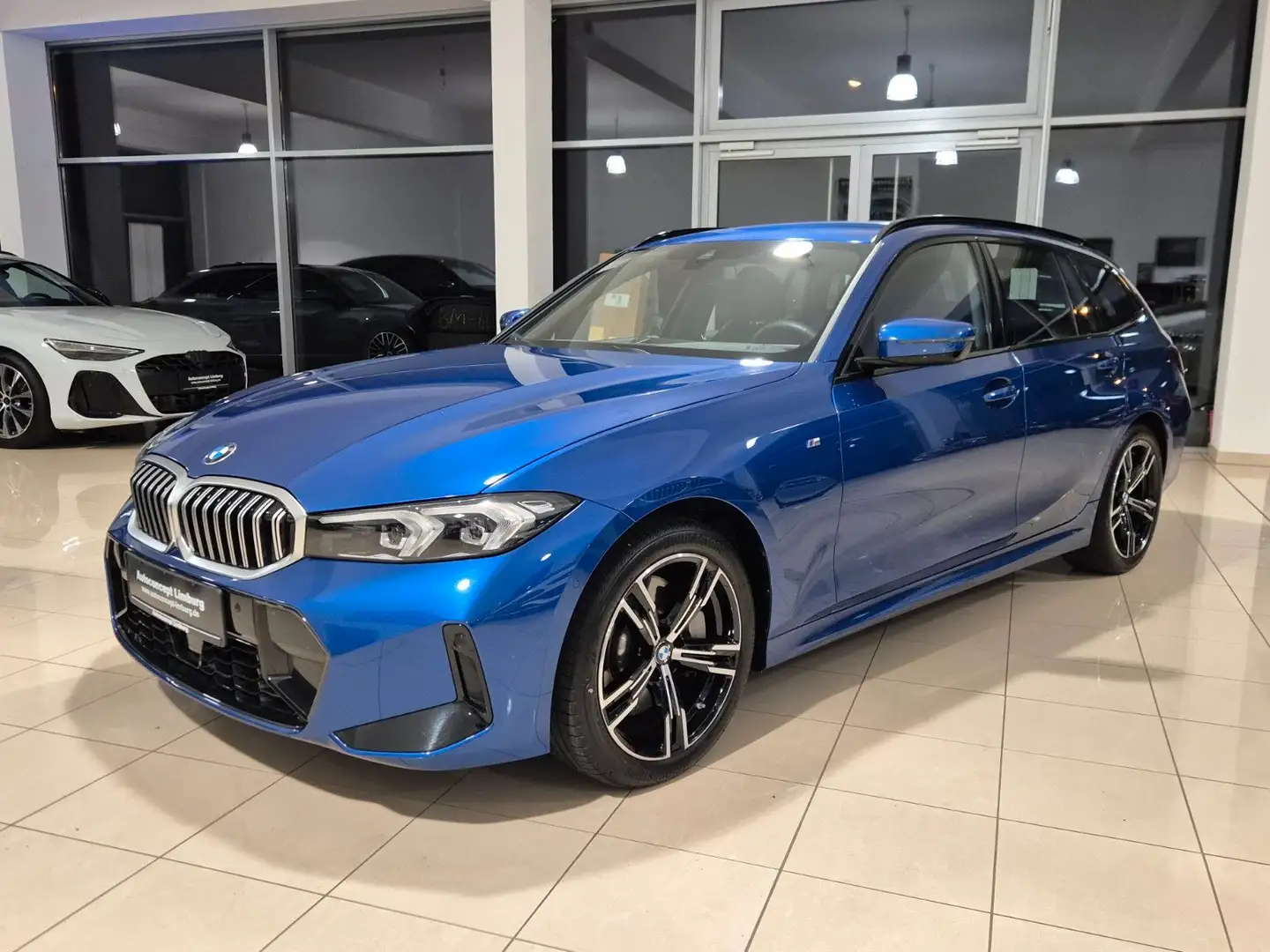BMW 330 i xDrive M Sport touring/Shadow/ACC/Hifi/LED Blau - 2