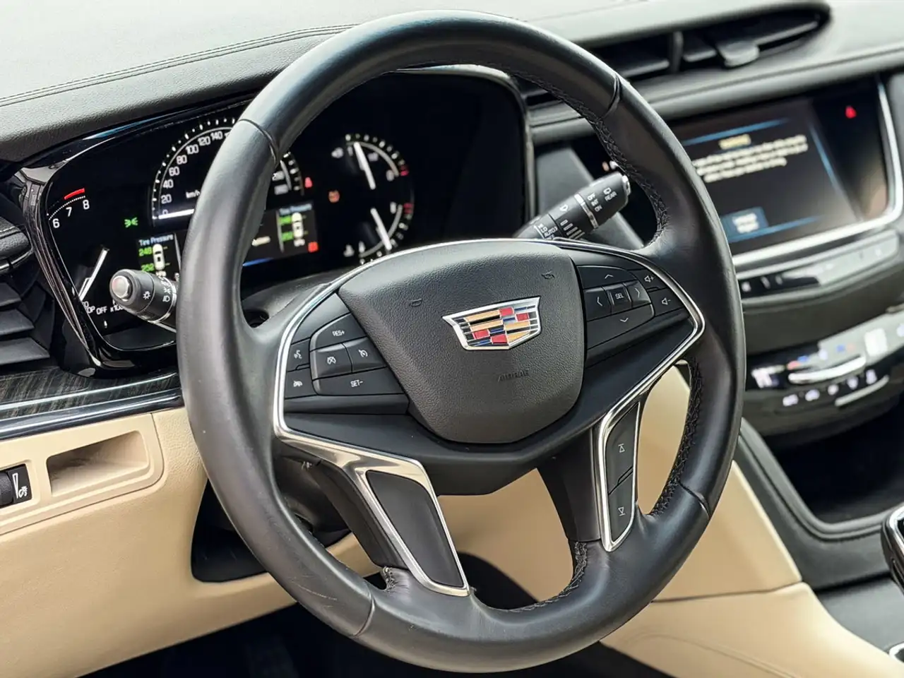 Cadillac XT5 снимка Cadillac XT5