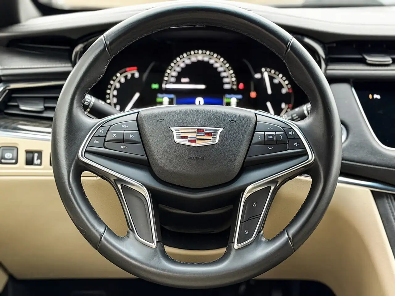 Cadillac XT5 снимка Cadillac XT5