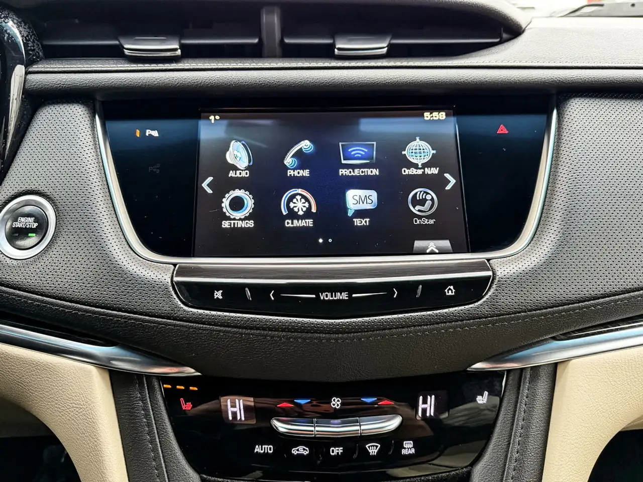 Cadillac XT5 снимка Cadillac XT5