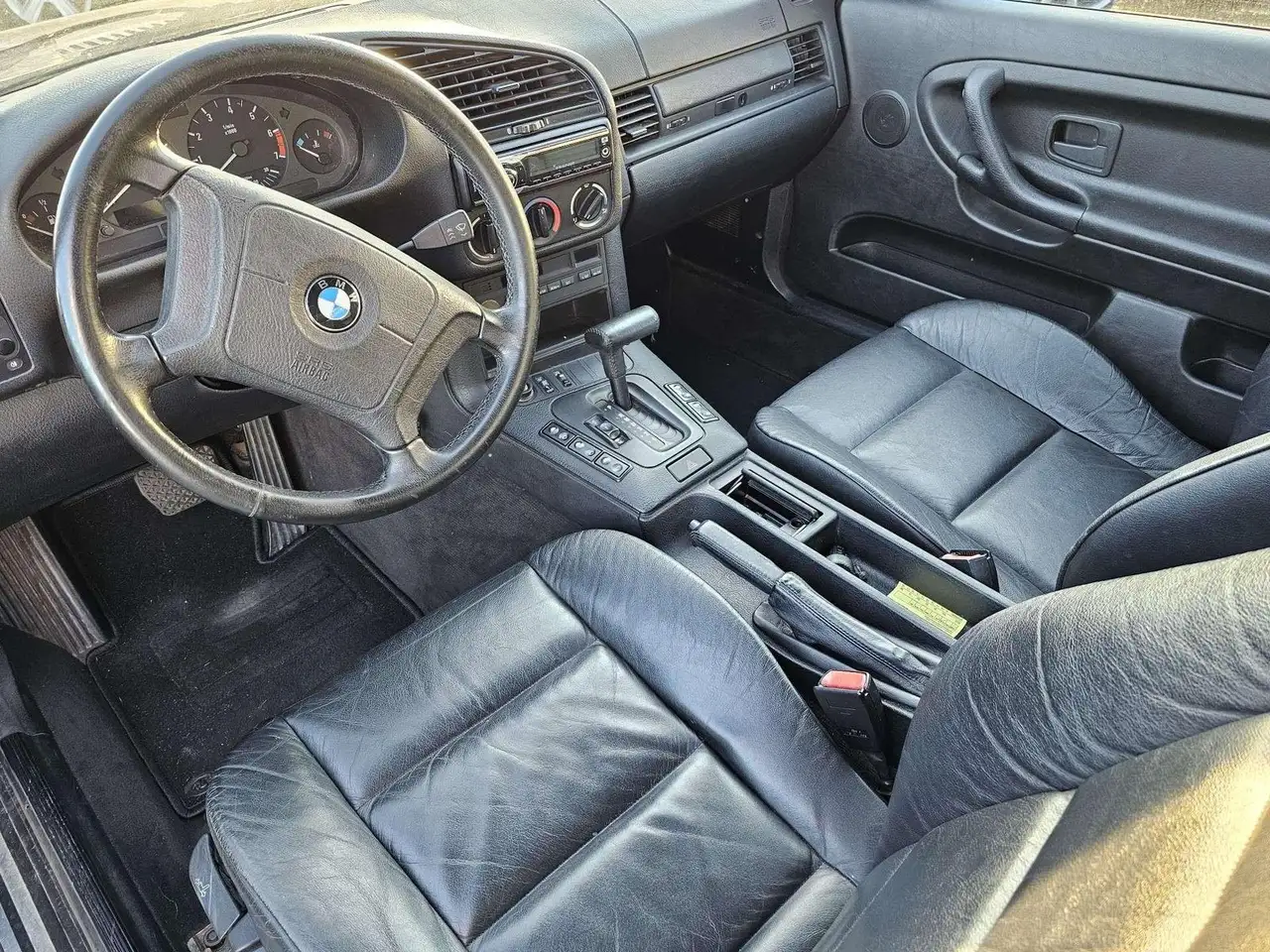 BMW 318 E36 CABRIO Exclusiv Edition *AUTOMATIK*, foto 9