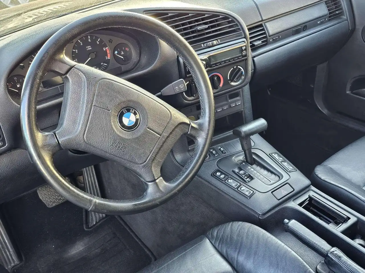 BMW 318 E36 CABRIO Exclusiv Edition *AUTOMATIK*, foto 10