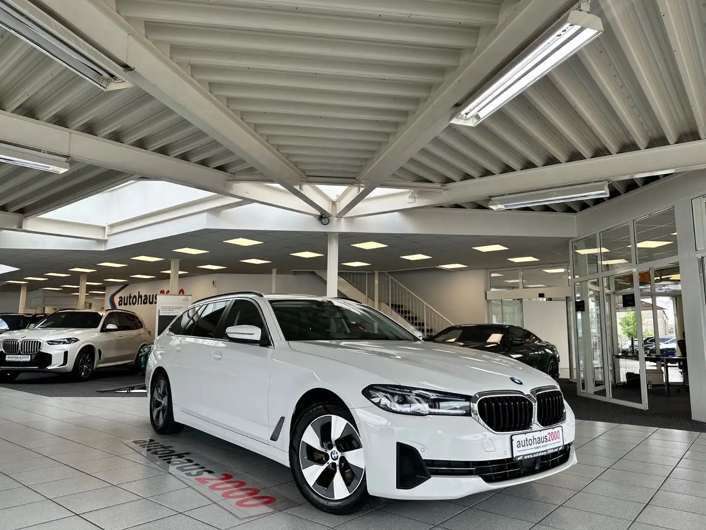 BMW 520 d Touring AUT./LASER/HUD/CAM/DAB Weiß - 1