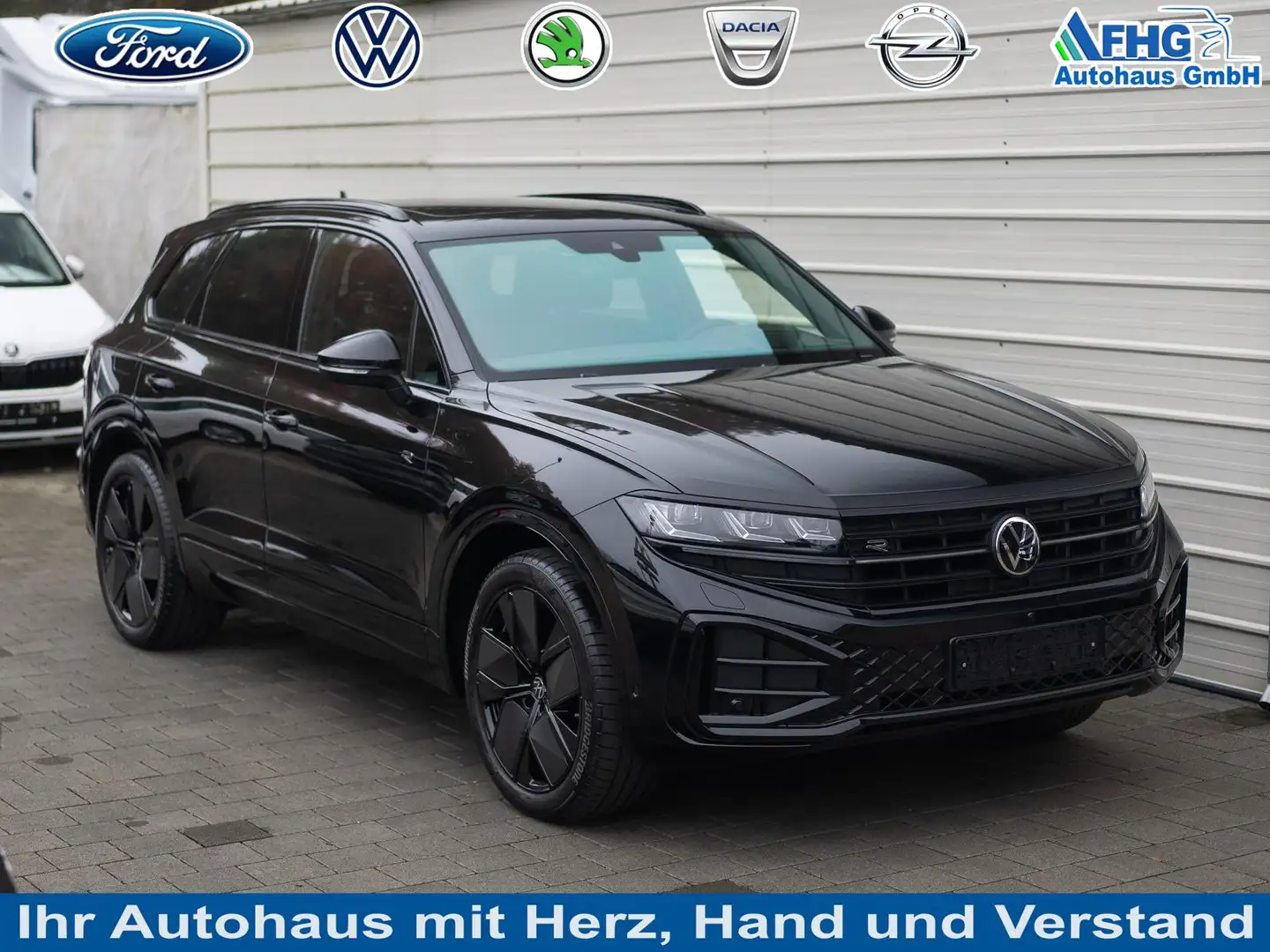 Volkswagen Touareg R-Line 3.0 V6 TDI 4MOTION *Pano*AHK*HeadUp 210 ... Schwarz - 1