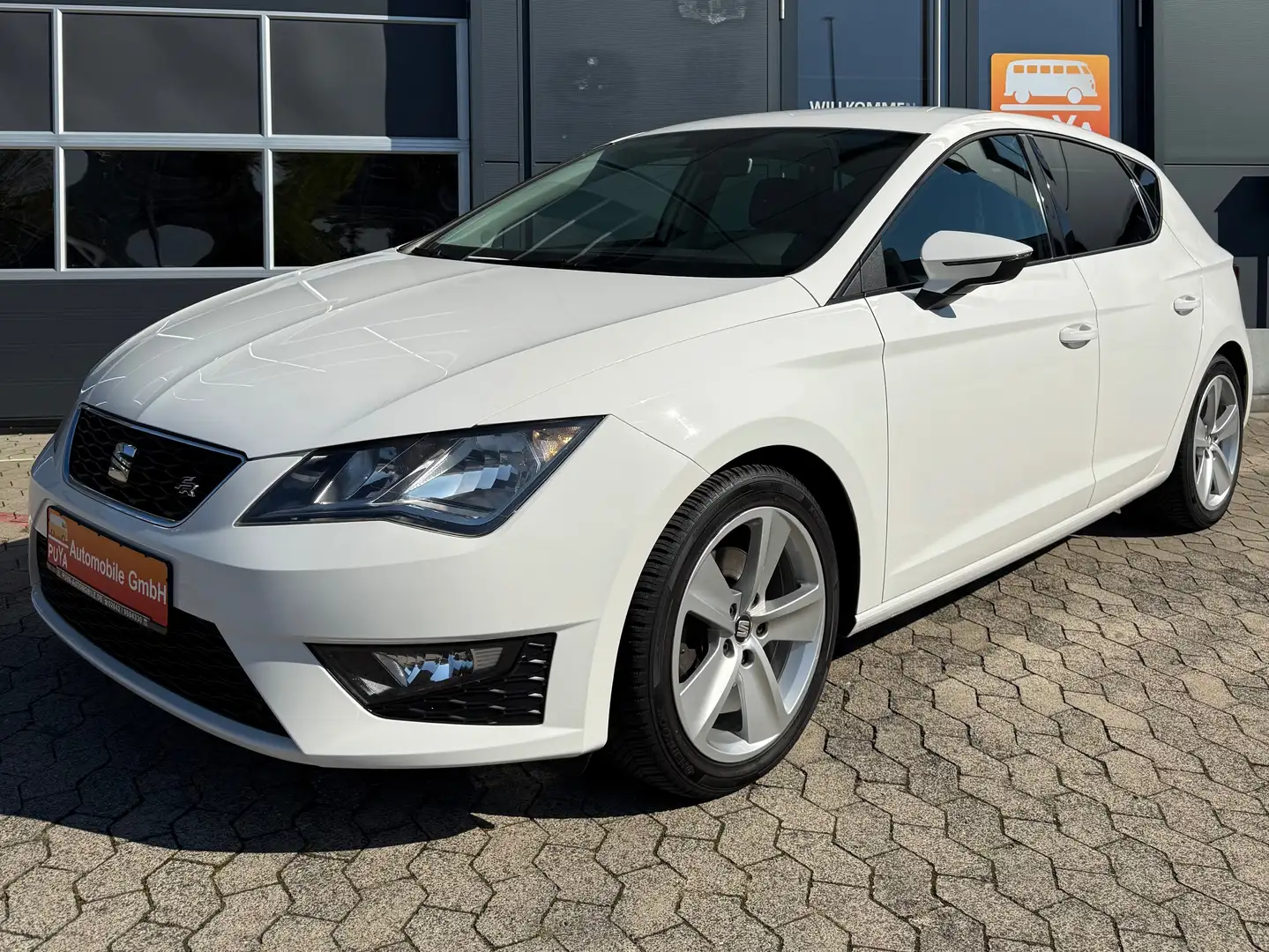 SEAT Leon FR Weiß - 1
