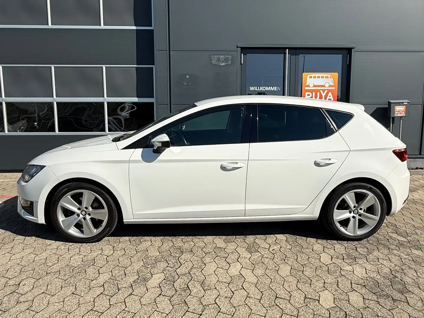 SEAT Leon FR Weiß - 2