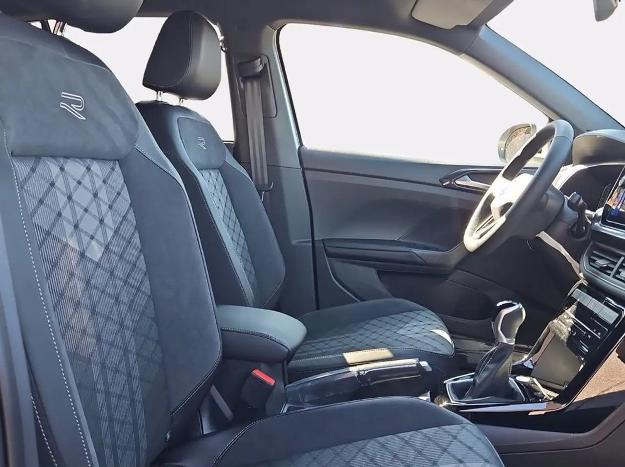 Volkswagen T-Cross 1.0 tsi r-line plus 115cv 8