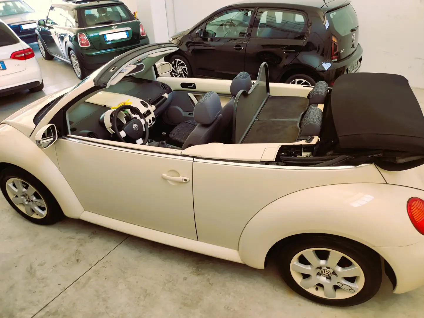 Volkswagen New Beetle Cabrio 1.4 16v 75cv - Ok Neopatentati Béžová - 2