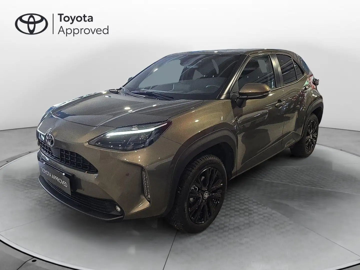 Toyota Yaris Cross 1.5 Hybrid 5p. E-CVT Trend Gris - 1